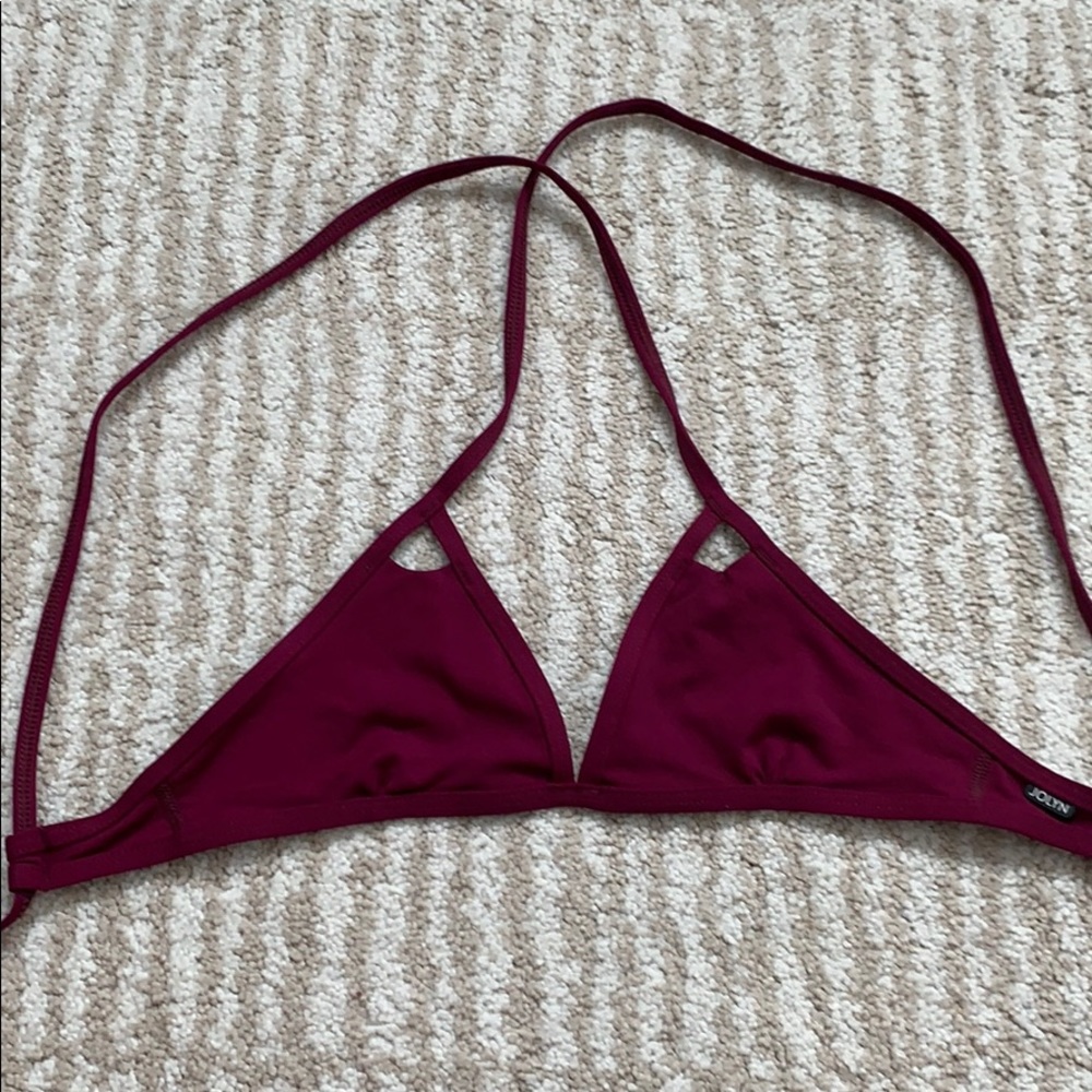 Jolyn Finn Top in Cabernet